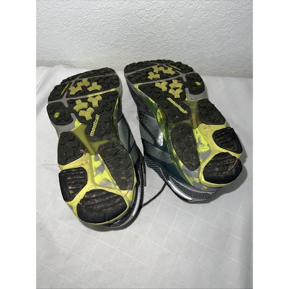 Athletic_Shoes